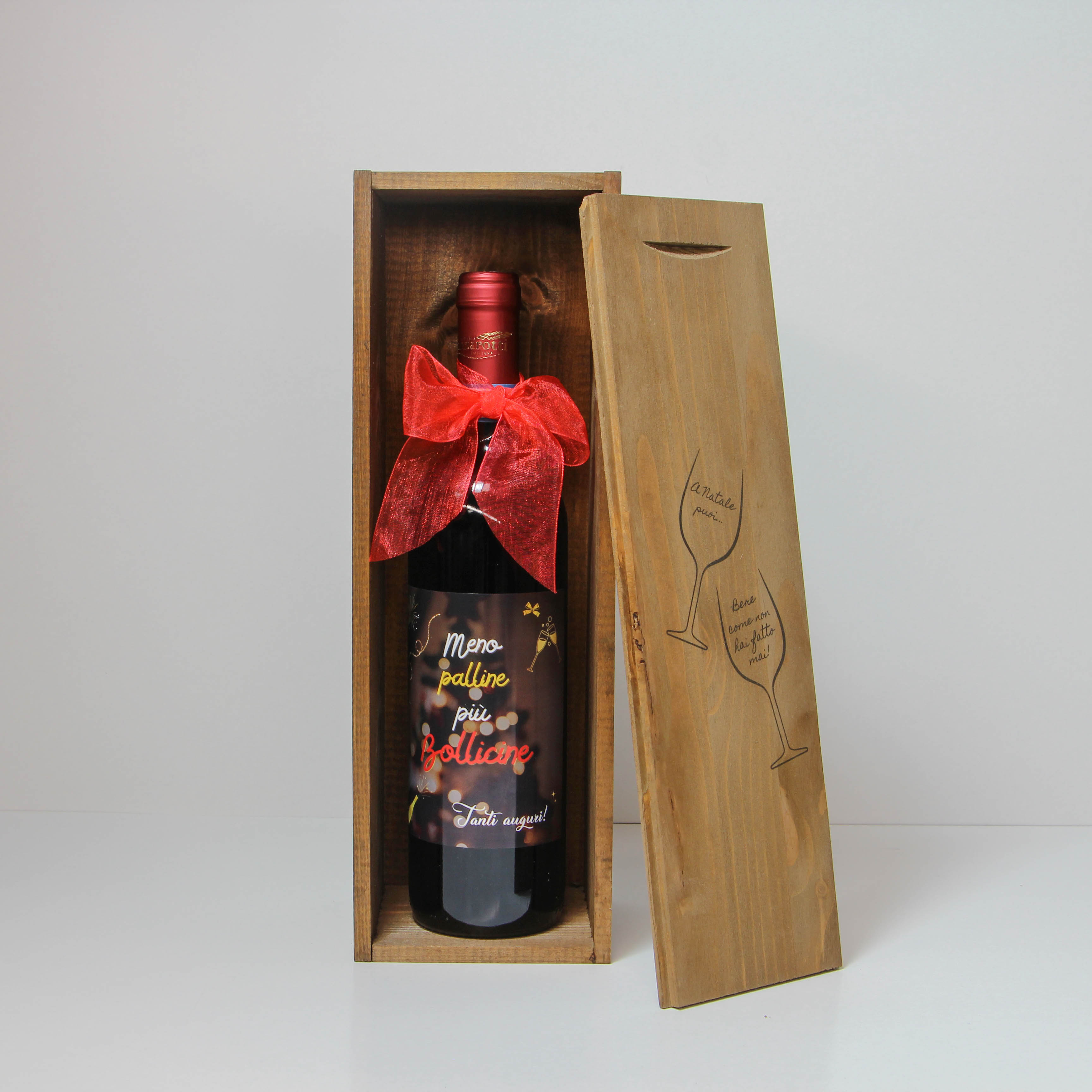 bottiglia personalizzata e confezione in legno